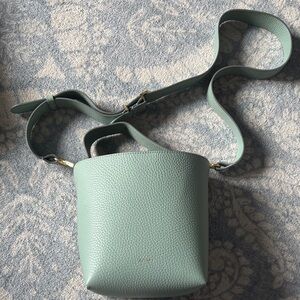 Cuyana Leather Bucket Bag